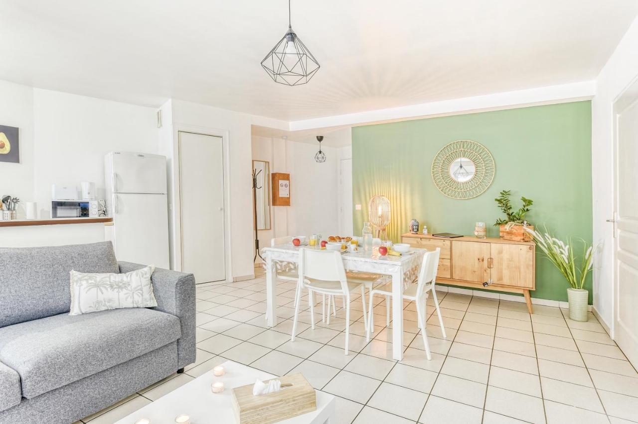 Appart'Hotel Versailles Saint Cyr L'Ecole - Gare Sncf A 100M Et Parking Prive المظهر الخارجي الصورة