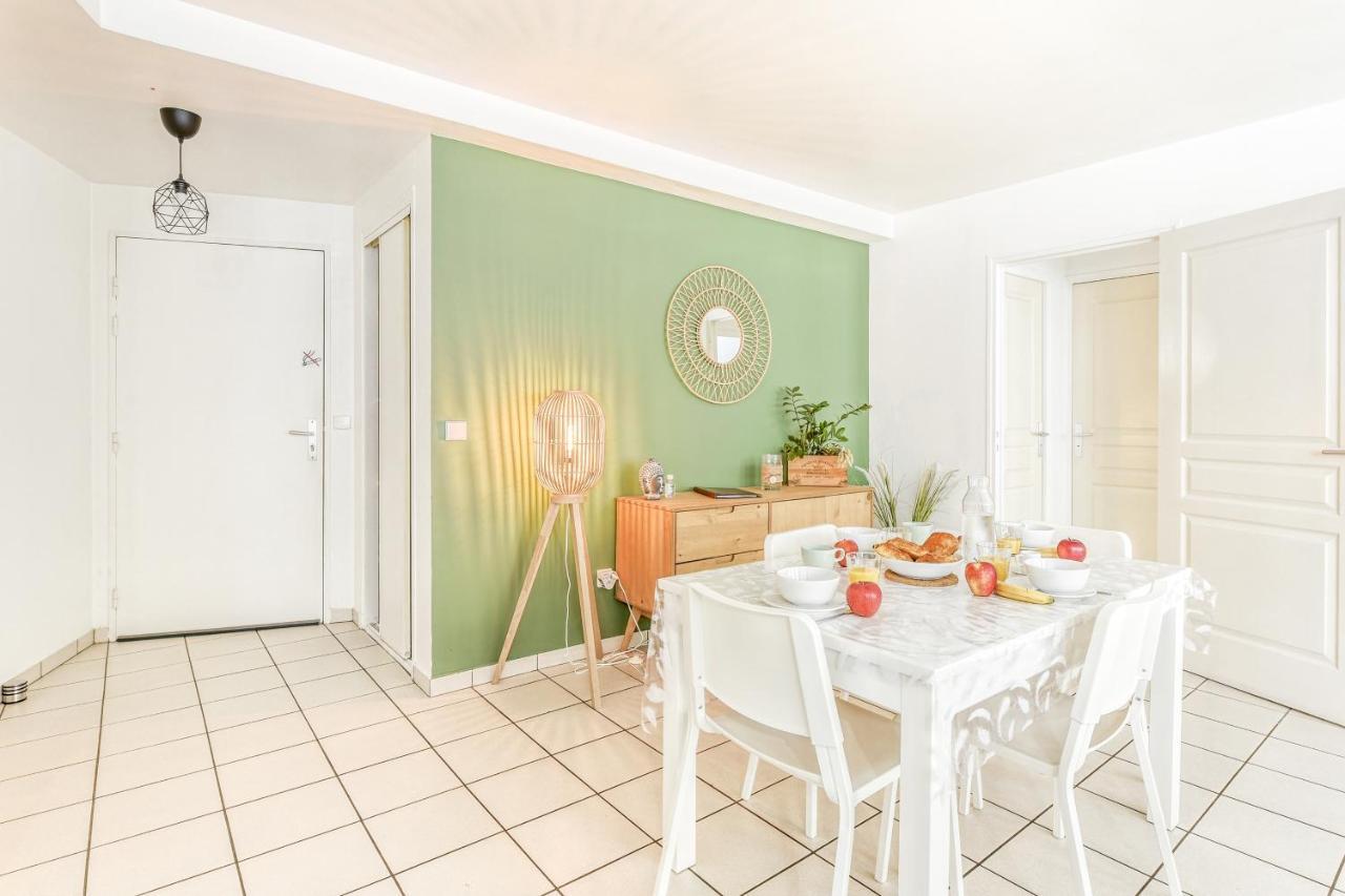 Appart'Hotel Versailles Saint Cyr L'Ecole - Gare Sncf A 100M Et Parking Prive المظهر الخارجي الصورة