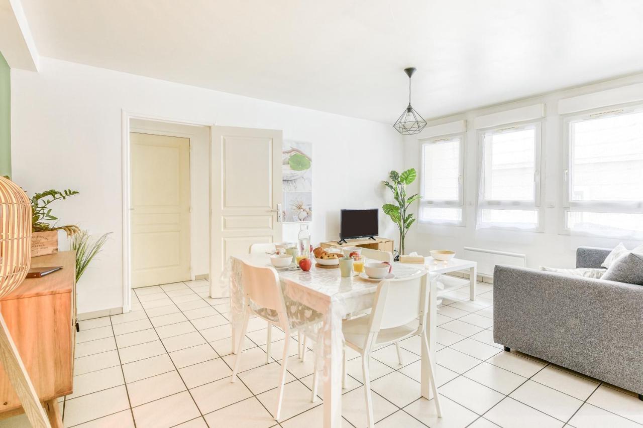 Appart'Hotel Versailles Saint Cyr L'Ecole - Gare Sncf A 100M Et Parking Prive المظهر الخارجي الصورة