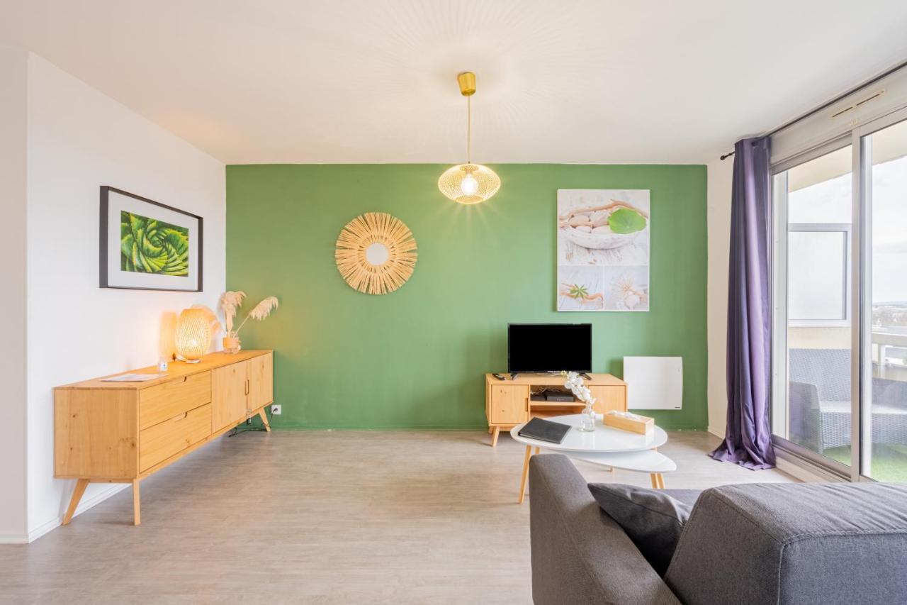 Appart'Hotel Versailles Saint Cyr L'Ecole - Gare Sncf A 100M Et Parking Prive المظهر الخارجي الصورة
