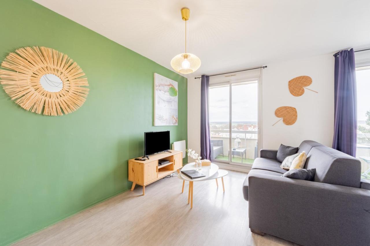 Appart'Hotel Versailles Saint Cyr L'Ecole - Gare Sncf A 100M Et Parking Prive المظهر الخارجي الصورة