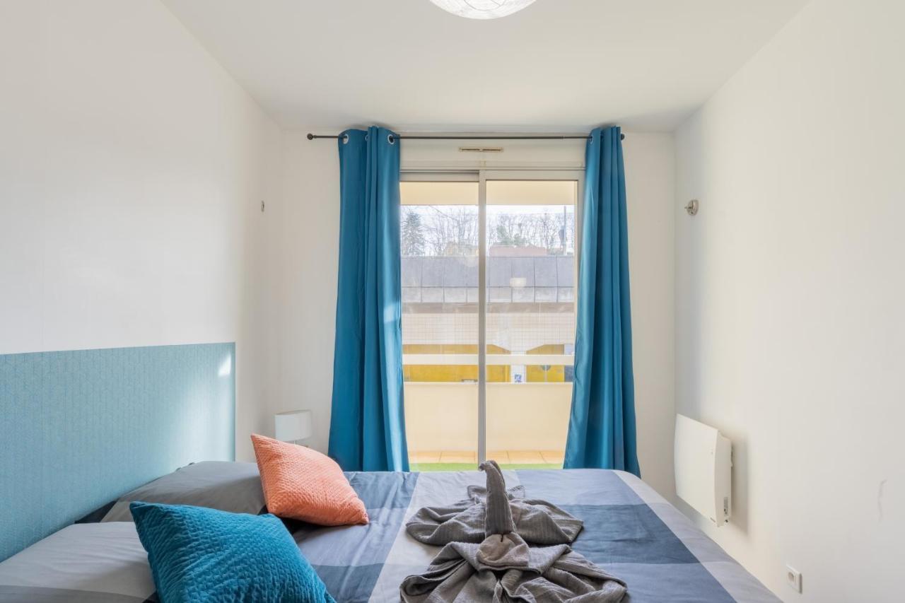 Appart'Hotel Versailles Saint Cyr L'Ecole - Gare Sncf A 100M Et Parking Prive المظهر الخارجي الصورة