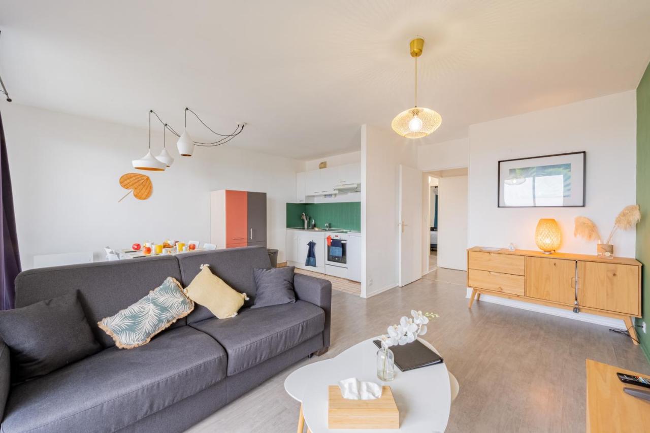Appart'Hotel Versailles Saint Cyr L'Ecole - Gare Sncf A 100M Et Parking Prive المظهر الخارجي الصورة