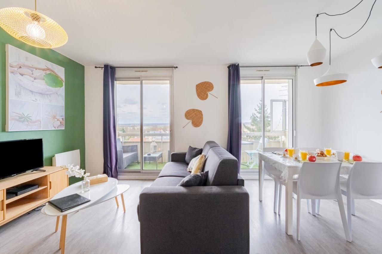Appart'Hotel Versailles Saint Cyr L'Ecole - Gare Sncf A 100M Et Parking Prive المظهر الخارجي الصورة