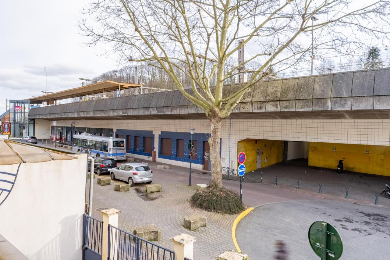 Appart'Hotel Versailles Saint Cyr L'Ecole - Gare Sncf A 100M Et Parking Prive المظهر الخارجي الصورة